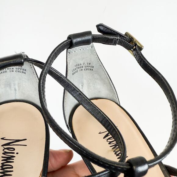 Neiman Marcus Leather T-Strap Sandals Heel Black Open Toe - Size 7.5 - Picture 6 of 10